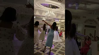 крымскотатарская свадьба,танец невесты с подружками #Крым #свадьба  #ресторан