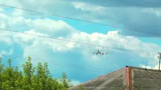 Два самолёта Ту-95 «Медведь» заходят на посадку  Two Tu -95 "Bear" was landing