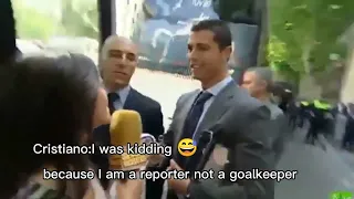 Cristiano Ronaldo wants to score a goal for the reporter.English subtitles