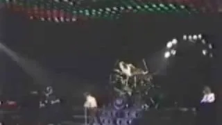 Queen - Don't Stop Me Now - Live 4/25/79