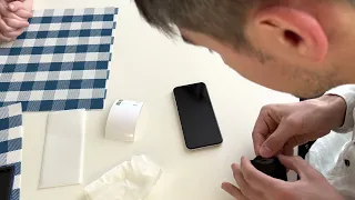 Наклейка защитного стекла Remax gl-27 на iPhone X. Screen protective glass.