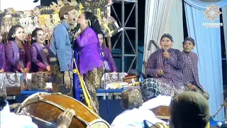 MASDA AKBAR CAK DODOK KOMET & LUSI BRAHMAN HEBOH BGT LIMBUKAN LUCU WAYANG KULIT DI LAMONGAN