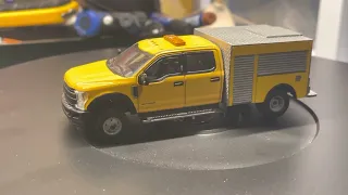 1/64th greenlight  CUSTOM!! Ford 550 work truck