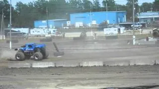 4 Wheel Jamboree Lima 2012 Racing Rd 2 XDP vs Bigfoot 18