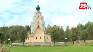 Построить церковь в одиночку: уникальный мастер живёт под Белозерском