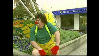 Клоун Александр Скворцов на улицах Испании в образе Бабочки | Клоуны и пантомимы