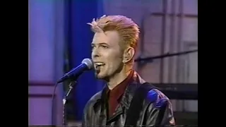 David Bowie - "I'm Afraid Of Americans" (1997) [LIVE on Late Night with Conan O'Brien]