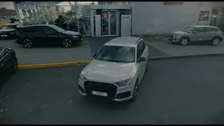 Merginos prie vairo - Audi Q7