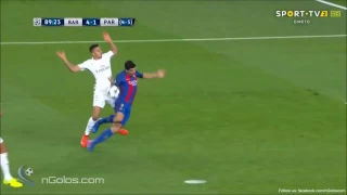 Luis Suarez got shot during match vs psg 08 03 2017