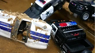 police car toys chase videos/police toy car going in water