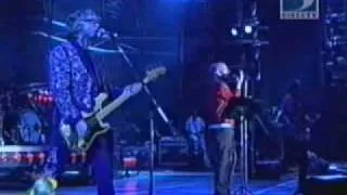 R.E.M.  Fall On Me  (  Rock in Rio - Brasil 2001)