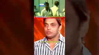 shoaib akhtar 😡 talking about Sunil gavaskar who is best || #shorts #cricket #youtubeshorts