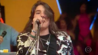 Apresentação do Menudo no Domingão do Faustão no ano de 1990