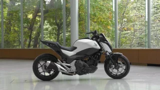 Honda apresenta moto que não cai e anda sem piloto