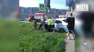Видеорегистратор  ДТП таксист врезался в столб на Московской  Место происшествия 12 08 2021