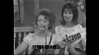 Maybelle, Helen and Anita Carter - "Worried Man Blues (National Life Opry 1965)