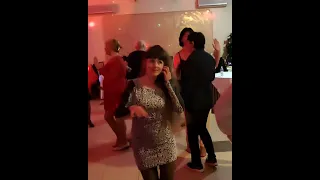 Одесса Танцы 💃🕺 ПОДАРОК ОТ ДРУЗЕЙ ПЕСНЯ Люба - Любонька ♥️  🕺💃27.04.2024 💐