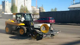 Демонстрация возможностей компактного телескопического погрузчика JCB