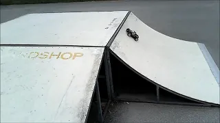 HPI Mini Recon in a Skatepark