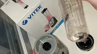 Блендер VITEK в подарок от компании Oriflame