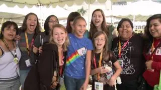 Stephenie Meyer, Jackson Rathbone & Kellan Visit Fans Waiting for the BREAKING DAWN Panel|ScreenSlam