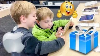 iPad Shopping at Best Buy with Kids Playing with iPads Unboxing and initial impression