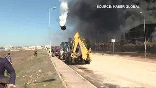 Tank explodiert nach Feuer in Chemiefabrik