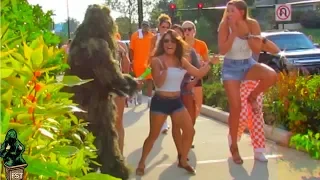 BUSHMAN SCARE PRANK UNIVERSITY OF FLORIDA VS UNIVERSITY OF TENNESSEE