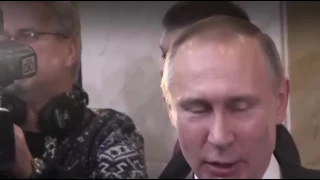 Путин спел под гитару со студентами МГУ  "Караваны ракет"