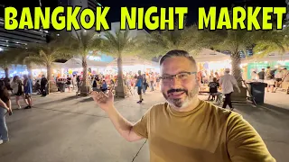 My First NIGHT MARKET in Thailand Jodd Fairs 🇹🇭 Street Food in BANGKOK