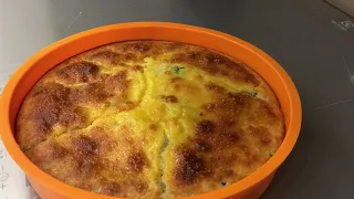 Jellied pie with onions and eggs.   Заливной пирог с луком и яйцами.