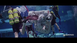 Diving with Astronauts at NASA's Neutral Buoyancy Lab, during the Gates STO Course.