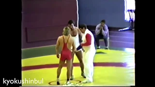 Bodybuilding 154kg vs Wrestling 72kg - Bodybuilder vs Wrestler