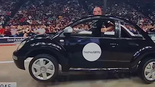 ‘CAR WALK’ WORLD RECORD by Strongman Mateusz Kieliszkowski