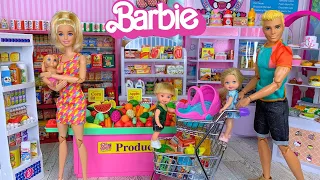 Barbie & Ken Doll Family Supermarket Grocery Shopping with New Baby