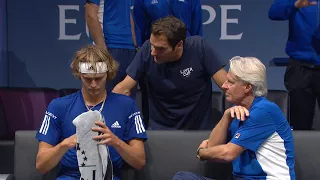 Federer Coaches Zverev on sidelines | Laver Cup 2017