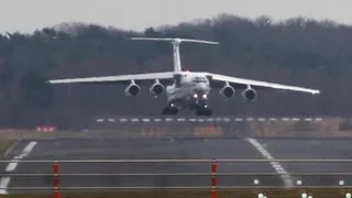 Russian Ilyushin IL-76 Crosswind Approach + Perfect Landing (HD)