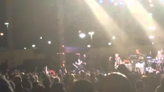 Joan Jett yells at fan