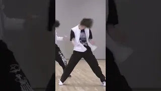 beomgyu ‘devil by the window’ mirror dance practice focus
