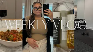 WEEKLY VLOG| new year better me + back in the gym + opening up about my postpartum bod + faith talks