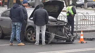 У Маріуполі на перехресті водій спровокував серйозну ДТП