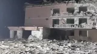 Ucraina: missili su un palazzo di Odessa, le prime immagini