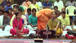 Muktidata Prabhu Singing Hare Krishna Maha Mantra | Namotsava Kirtan Festival 2016