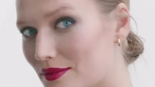 Toni Garrn for Cle De Peau: Multi-Dimensional Passion Flower Lipstick