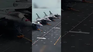 How this HOLE😱 Saves Aircraft from Massive STORM On A US Aircraft Carrier