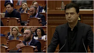 EPIKE/ Bardhi lë Bashën në këmbë te foltorja duke pritur t’i jepet fjala