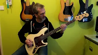 JS Bach - Prelude in C Major [BWV 846] Bass guitar solo cover.