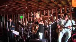 Tricia Freeman Band at 3Thirty3.9.wmv