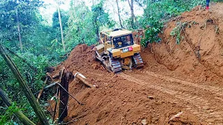 D6R XL Bulldozer Breaks New Roads in the Mountains