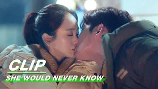 Clip: Hyun-Seung&Song-Ah Finally Kiss | She Would Never Know EP10 | 前辈，那支口红不要涂 | iQiyi